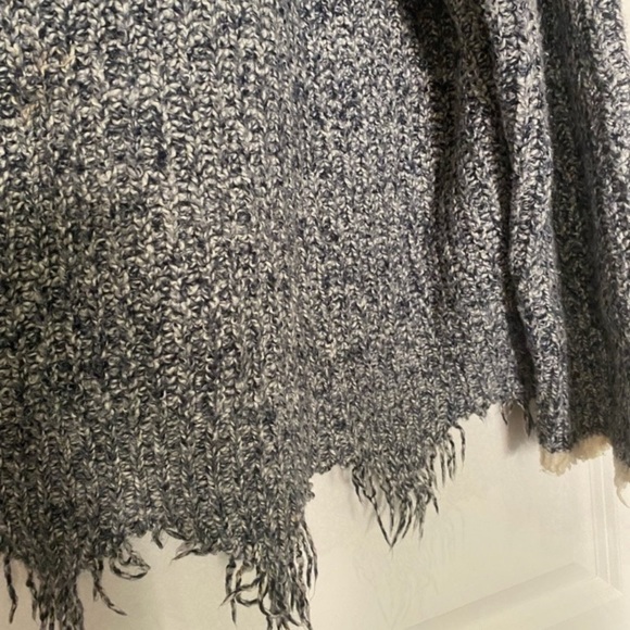 Wildfox oversized distressed sweater - Picture 3 of 7